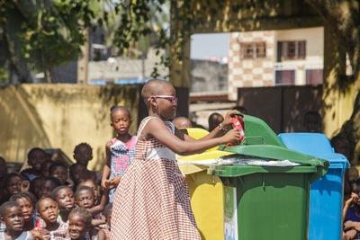 L’école, maillon essentiel du tri et de la valorisation des déchets ménagers en Afrique !